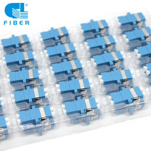 Adaptador de fibra &oacute;ptica